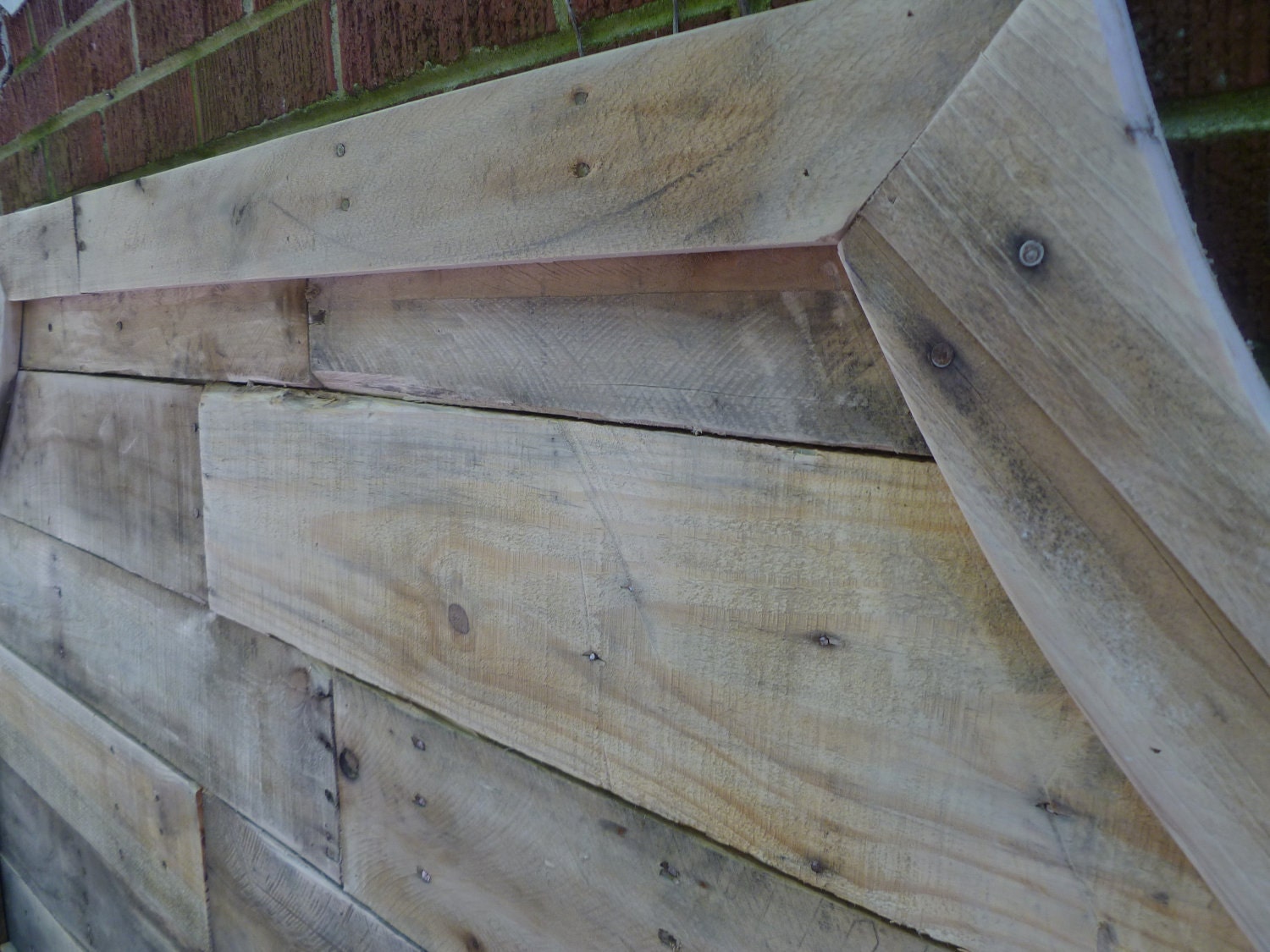 Pallet headboards