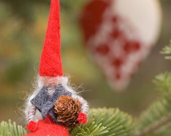 Danish Christmas Elf (dansk julenisse)