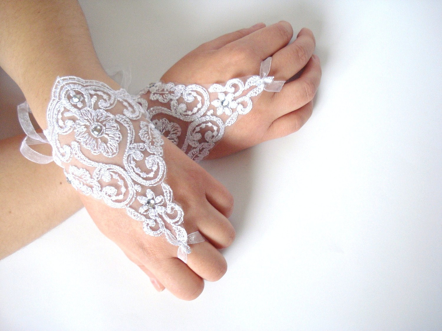 White Wedding Gloves, Sparkling Stones, Lace Wedding Accessory, Bridal accessory, Fingerless Gloves, White