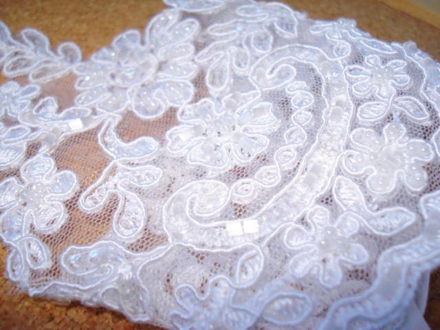White lace gloves,Sparkles, Lace Wedding Accessory, Bridal accessory, Fingerless Gloves,White, Asymetric
