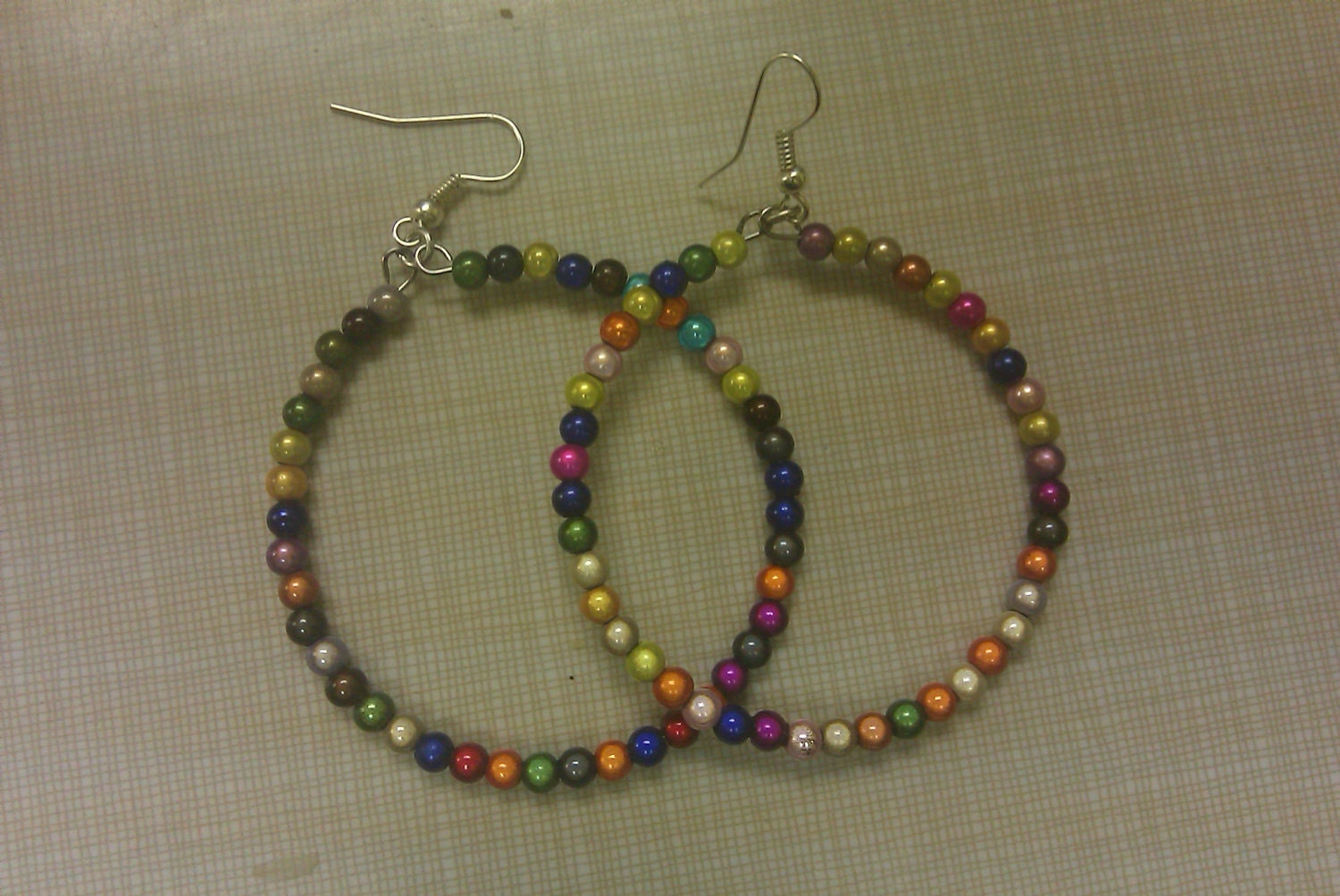 Iridescent-like  medium hoops