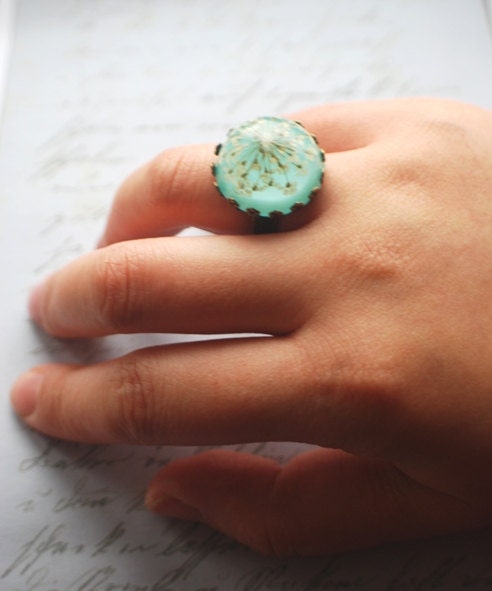 Real Flower Ring Resin Jewelry 05 Turquoise Mint Jade Green Queen Anne's Lace Botanical Specimen Antique Adjustable Rustic Natural Woodland