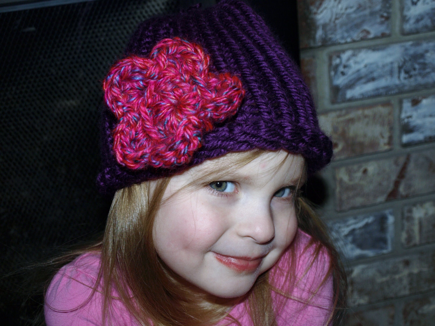 girls crochet hat with contrasting flower detail
