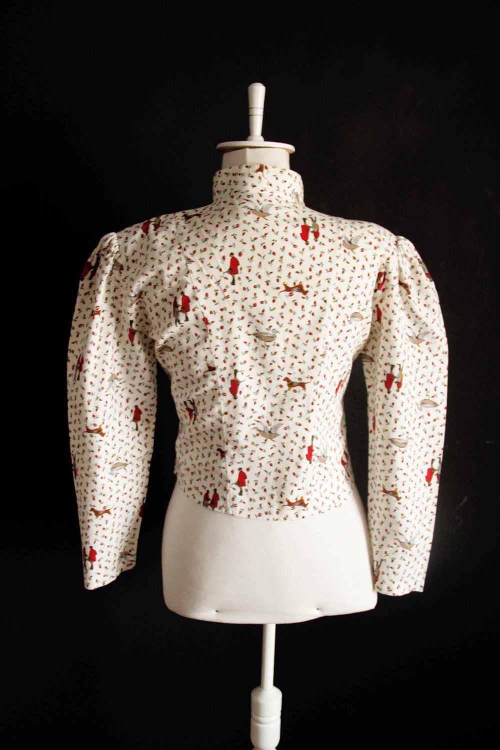 Hunters Dogs and Roses printed Beige Vintage Shirt