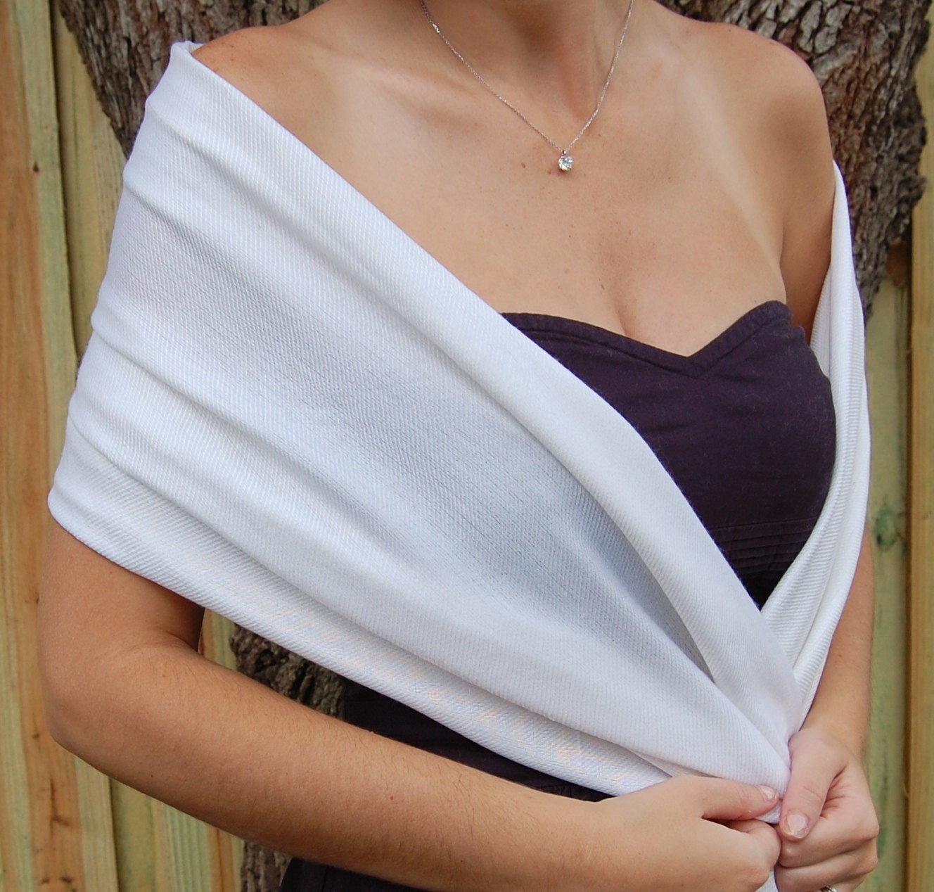 IVORY PASHMINA SHAWL. Pashmina. Bridesmaid gifts. Bridal shawl. Bridesmaid shawls. Pashmina Scarf. Wedding favor.
