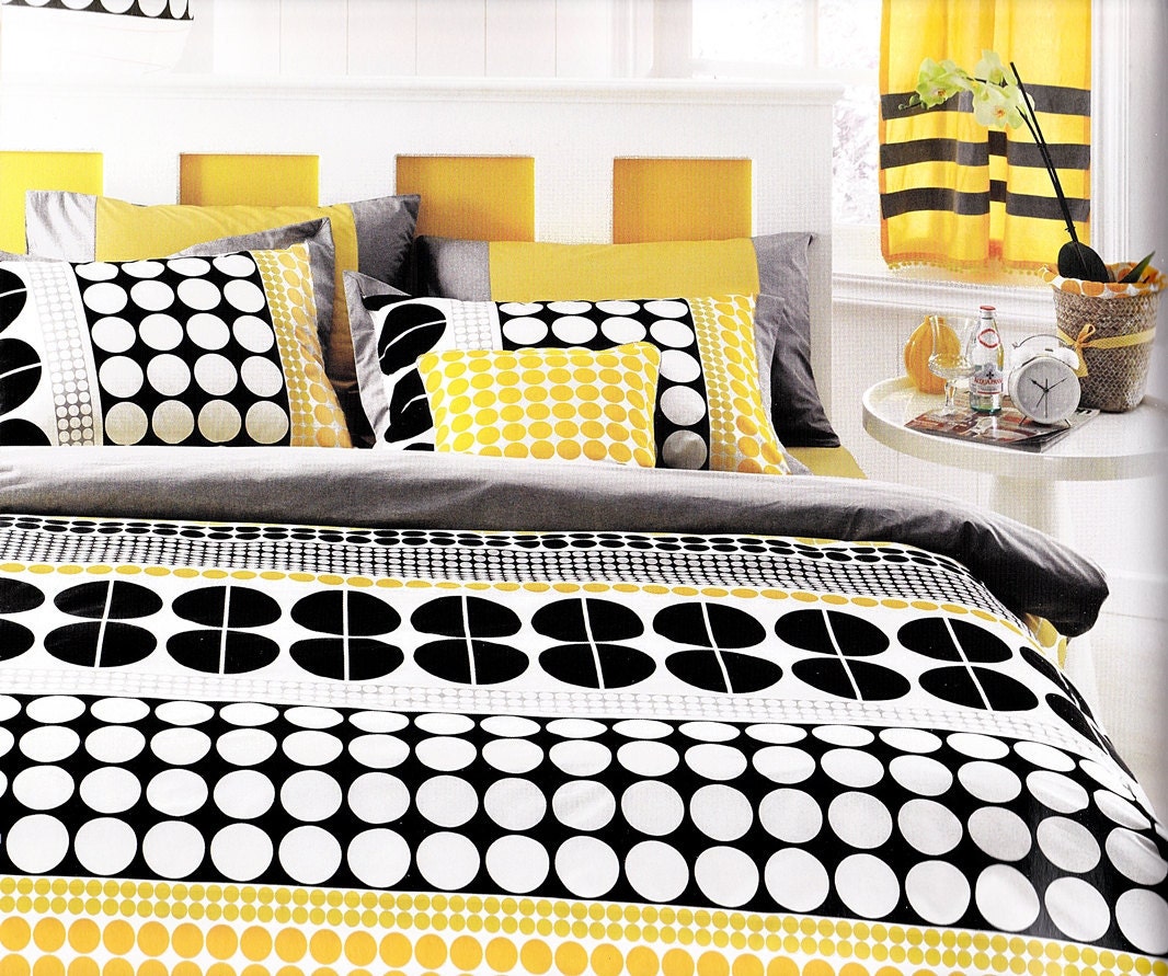 Customizable King Size White Grey Black and Yellow Geometric Round Dots Design Printed Bedding Set
