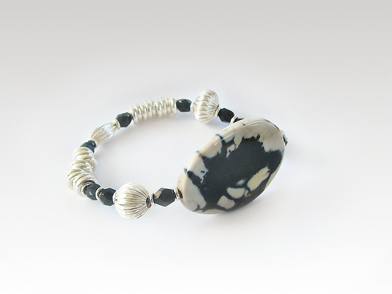 Original design bracelet, botswana agate oval beads, black and silver