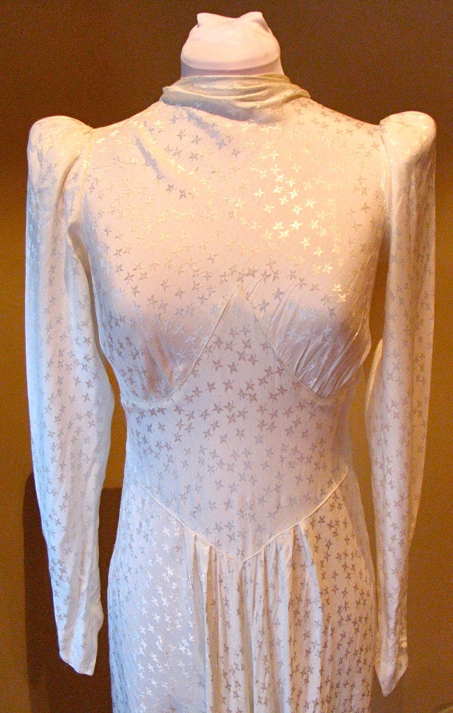 Vintage 1930s Wedding Gown - Satin Bias Cut Stunning