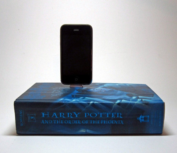 Harry Potter and The Order of the Phoenix Charging Station for iPhone and iPod