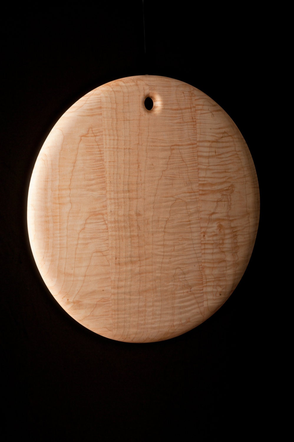 No.14 Cutting Boards: Round Tiger Maple Wood Cutting Board