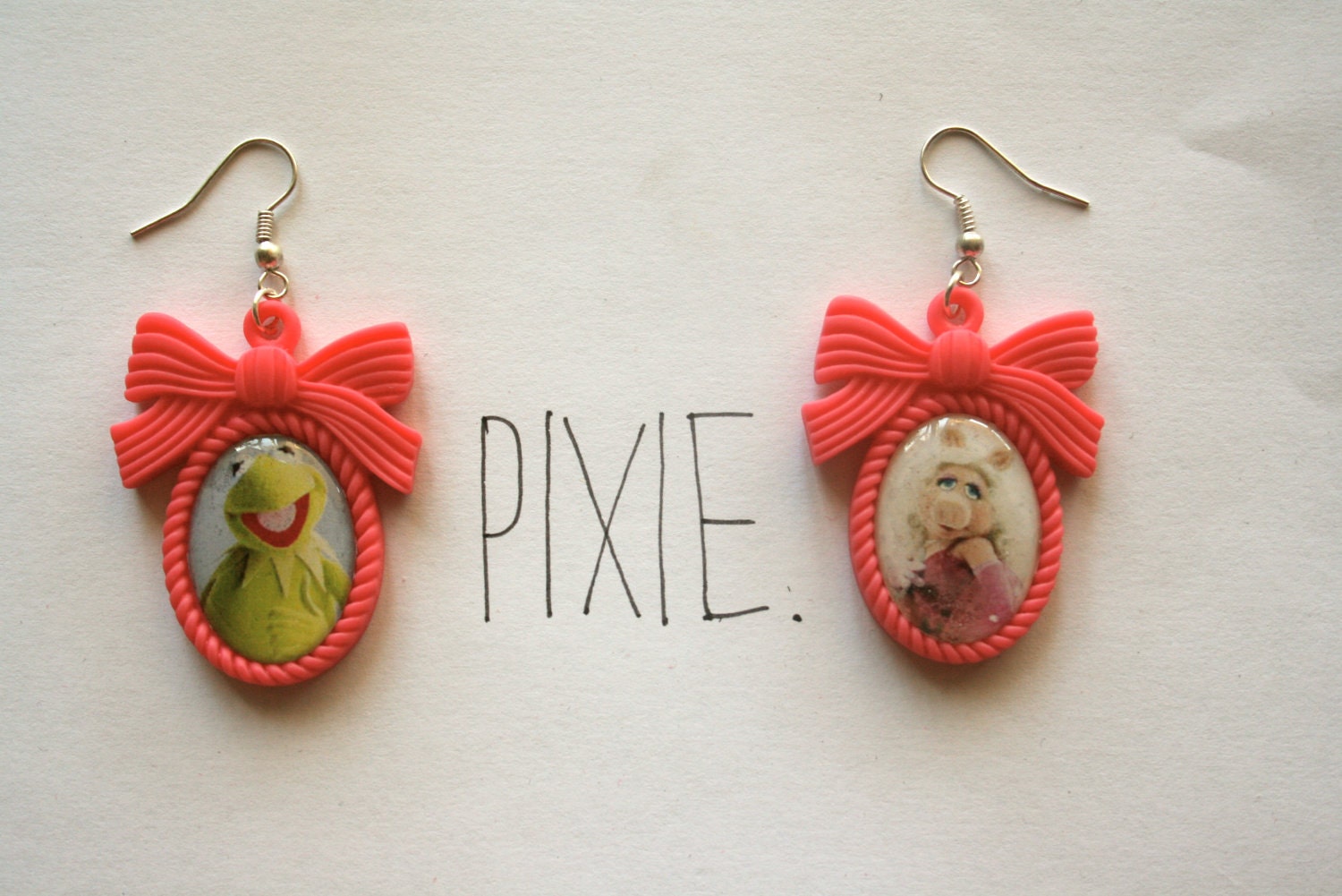 Kermit and Miss Piggy cameo earrings The Muppets