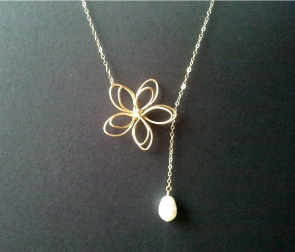 Flower with White Pearl Lariat Necklace, Flower pendant, Pearl charm Necklace, wedding jewerly, mother's day gift