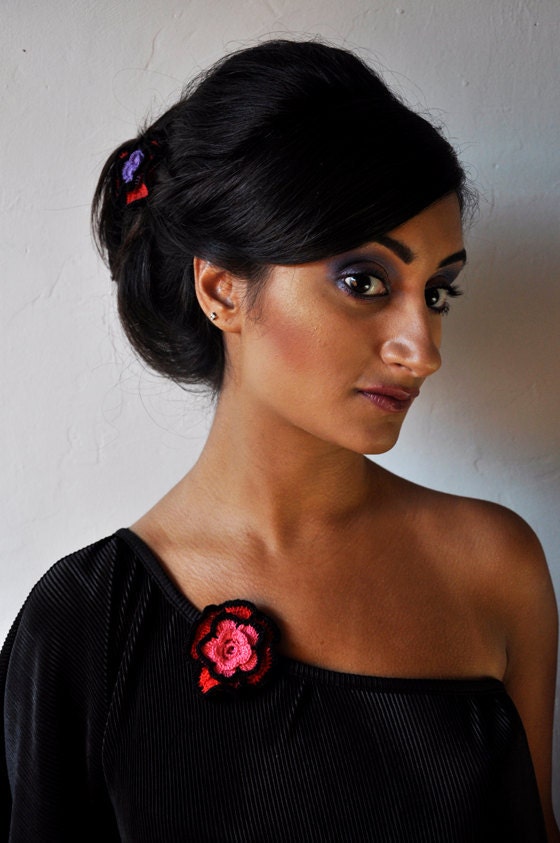 SALES - 50 % Crochet Flower Brooch. pink red, Black. suitable for teens and women. Handmade in a very thin cotton thread. Ready to ship