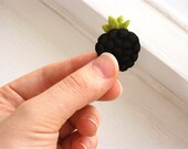 Winter blackberry brooch / Cute Christmas gift for her in black and green / Made to order