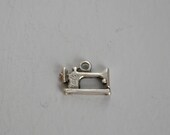 sewing machine1 pcs  jwlry making materials. REF-408