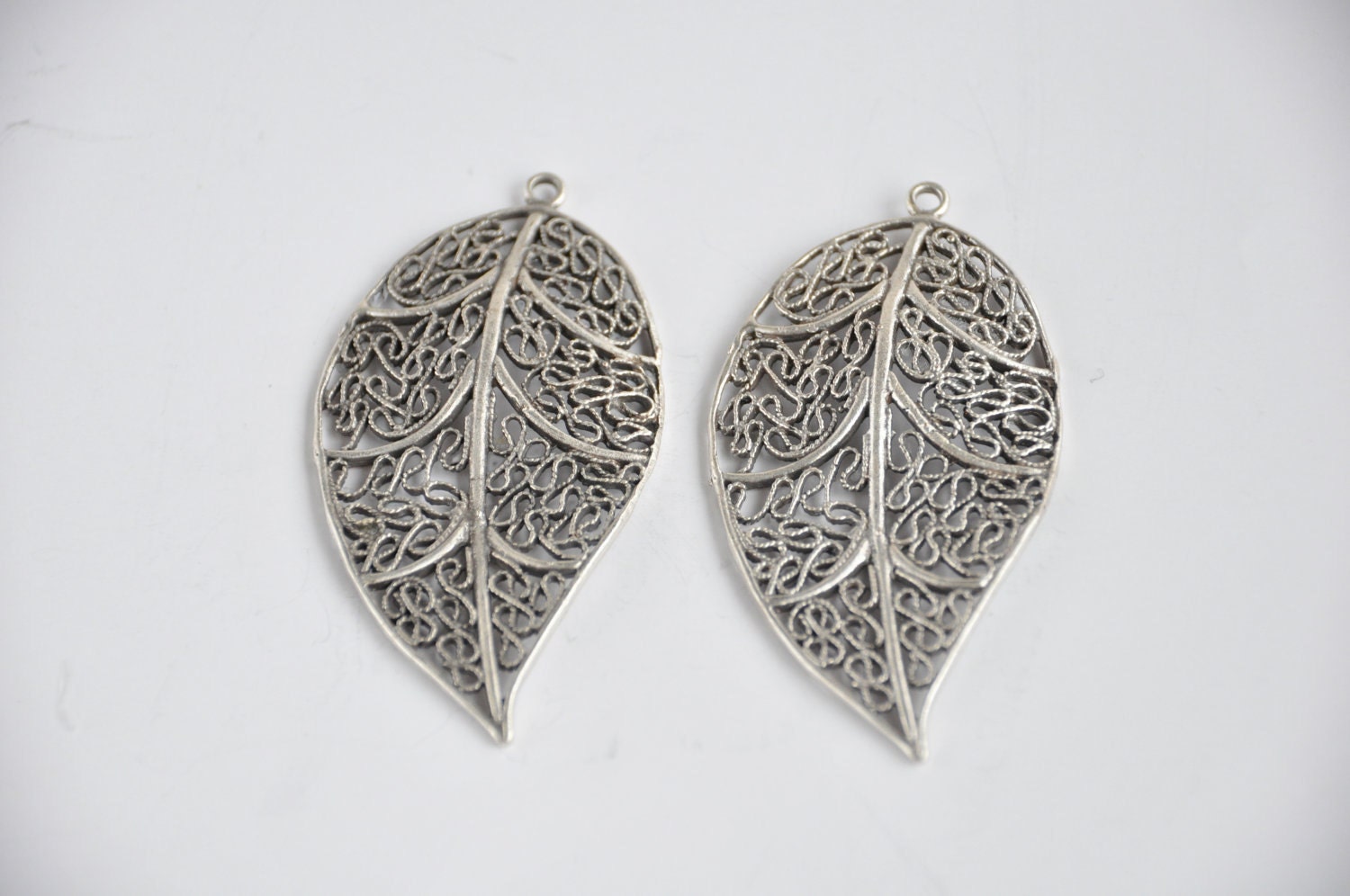 filigree  leaf  2 pcs  jewelery making materials. REF-529