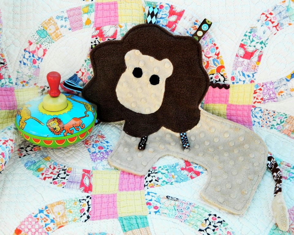 Cute and Cuddly Crinkle Lion Snugglie