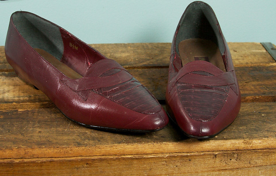 SHOE SALE-Red Vintage Retro  Hipster  Ipanema Oxford Size 8.5 Medium