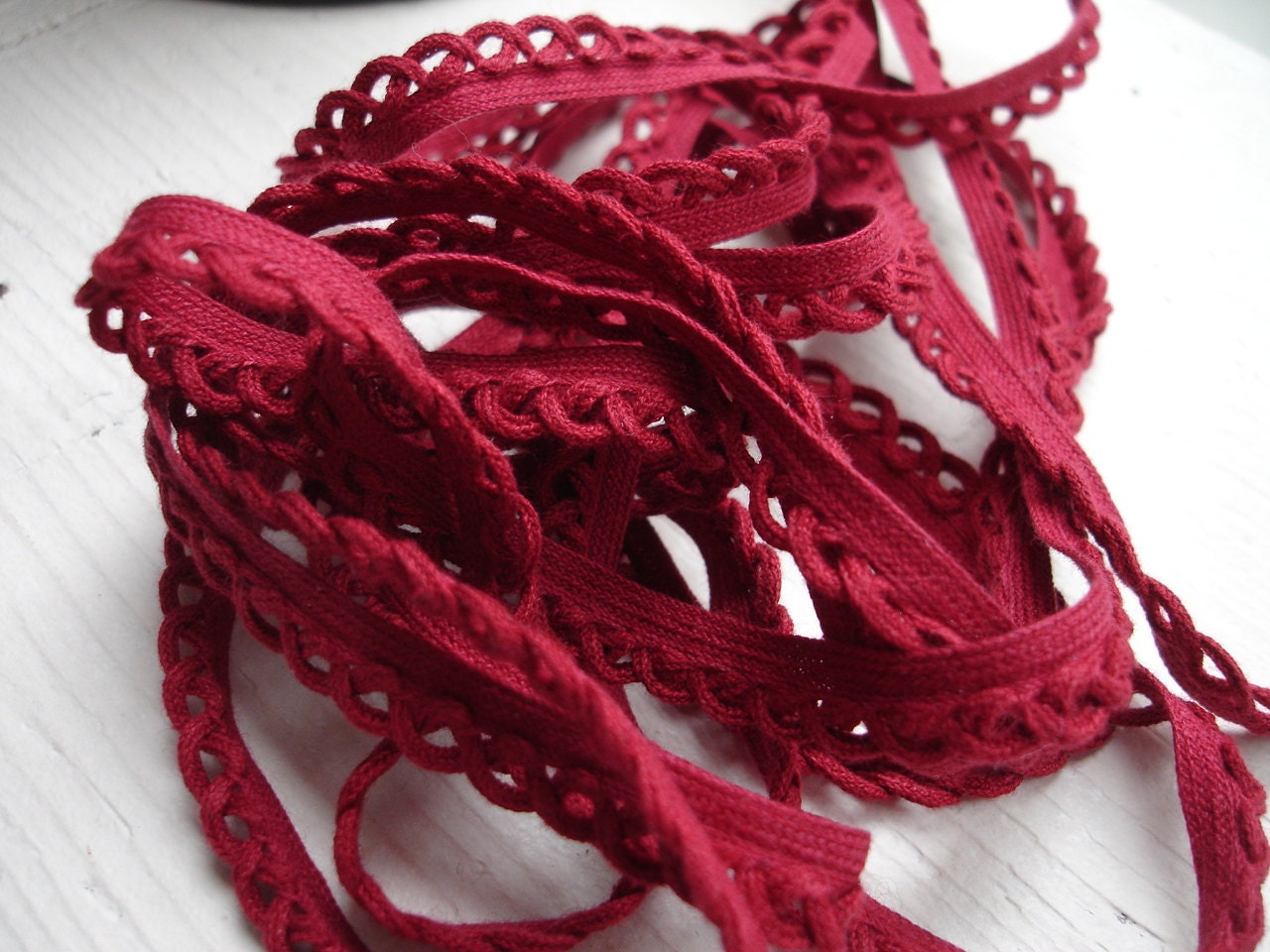 Small Cotton  Sewing Tape / Ribbon / Trim /  - Embroidery Red  Loops   - Edging   France Craft and Sewing Project Wrapping Doll Cloth 1 Yard