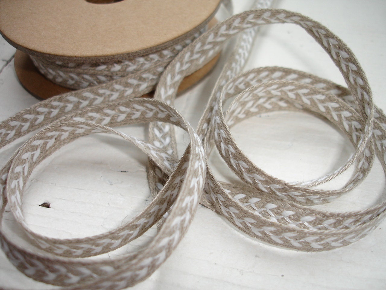 Natural Linen Sewing Tape / Ribbon / Trim /  - Embroidery White  Spike of Corn   - Edging  Made in France Craft and Sewing Project Wrapping