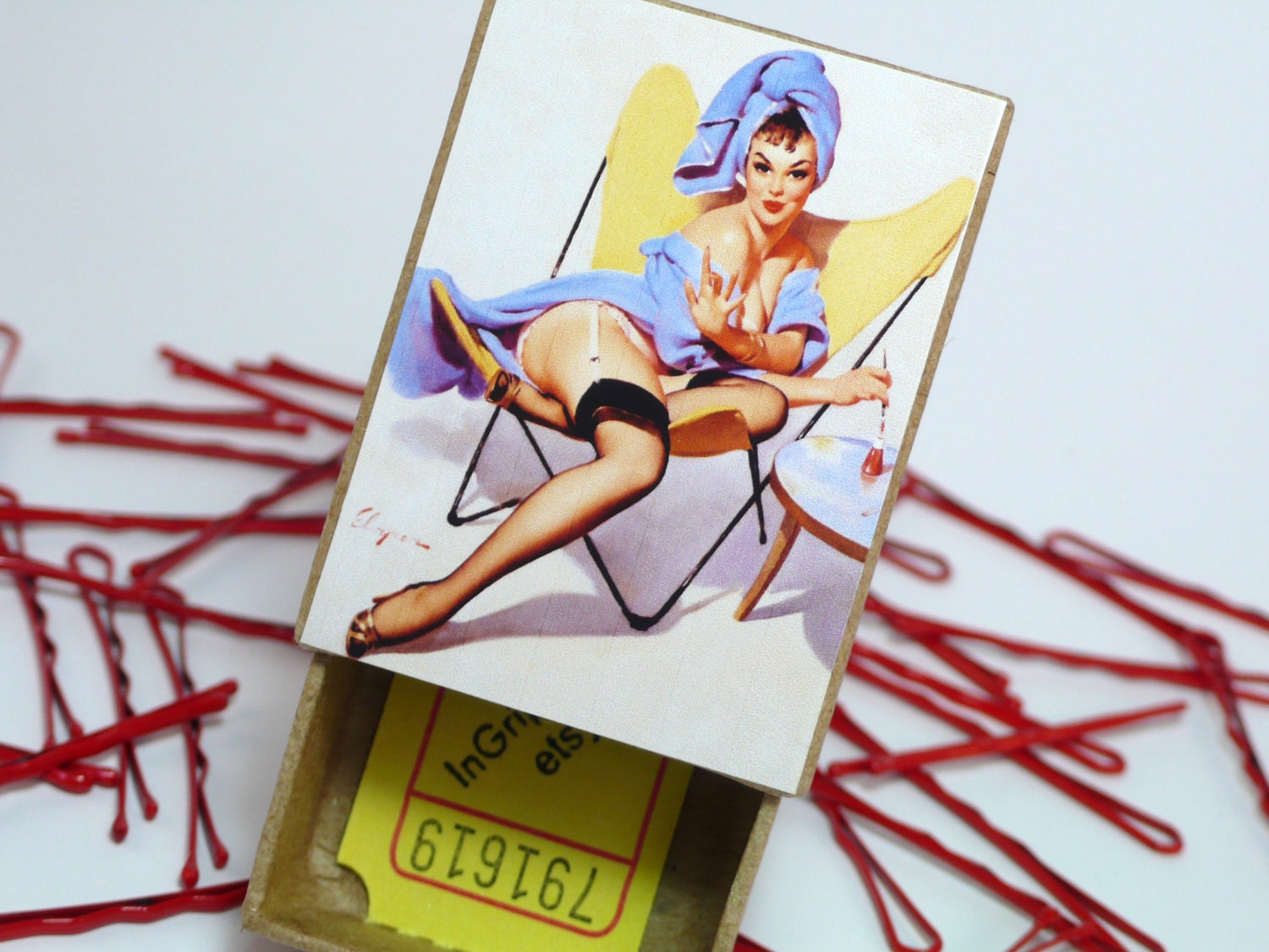 Manicure Pin Up Girl Bobby Pins Match box with Pins