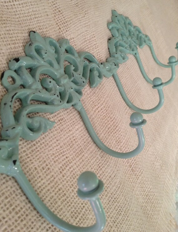Shabby chic distressed swirly Iron 5 hook key or coat hook hanger metalrobin's egg blue
