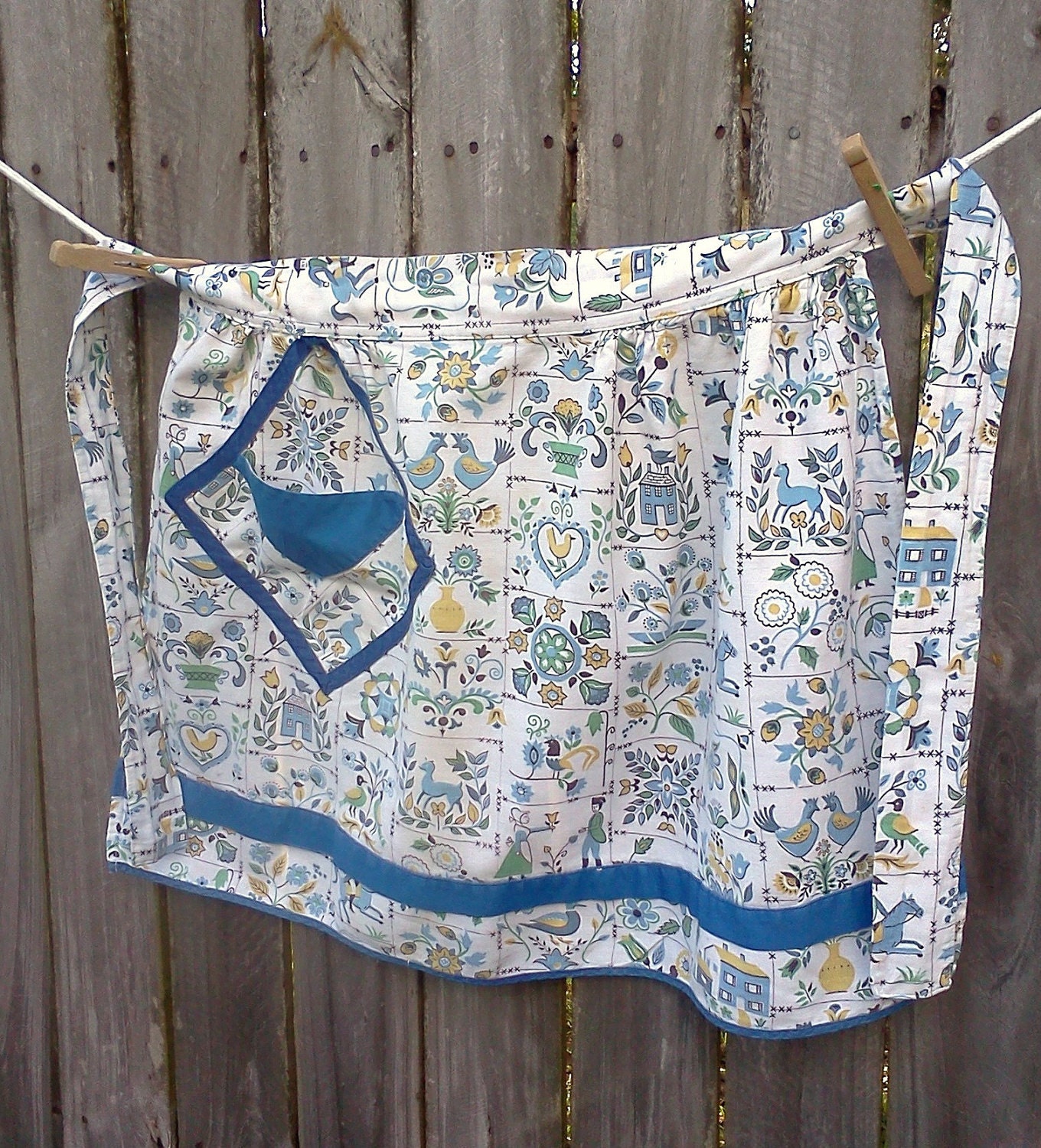 Vintage Apron Retro Blue Cottage Chic 1940's half Apron