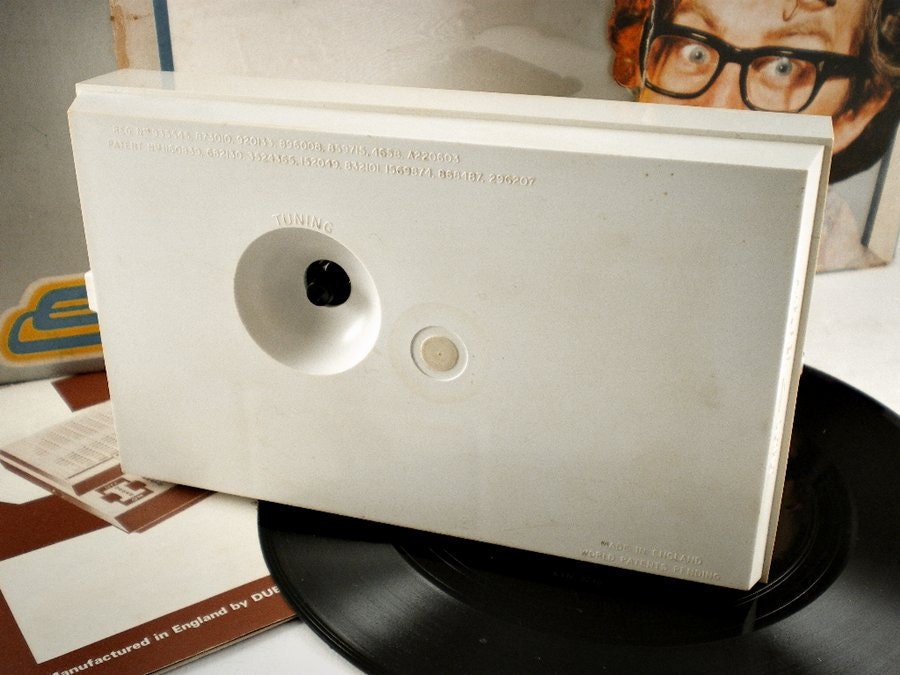Cool Vintage 1970s Rolf Harris Stylophone in White with original Box