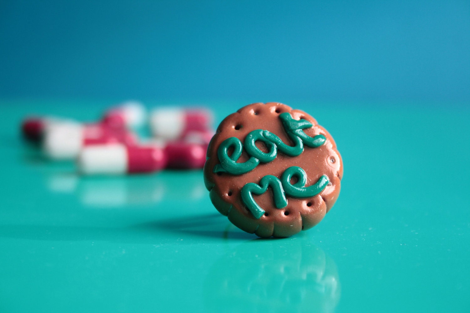 Alice in Wonderland Cookie RING "EAT ME" - funny polymer clay cookie on an adjustable ring base