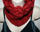 Womens Crochet Red Cowl, Winter Infinity Cowl, Autumn Red fashion neck warmer, Scalloped Cowl, Red Neck Scarf, Trendy Red Scarf