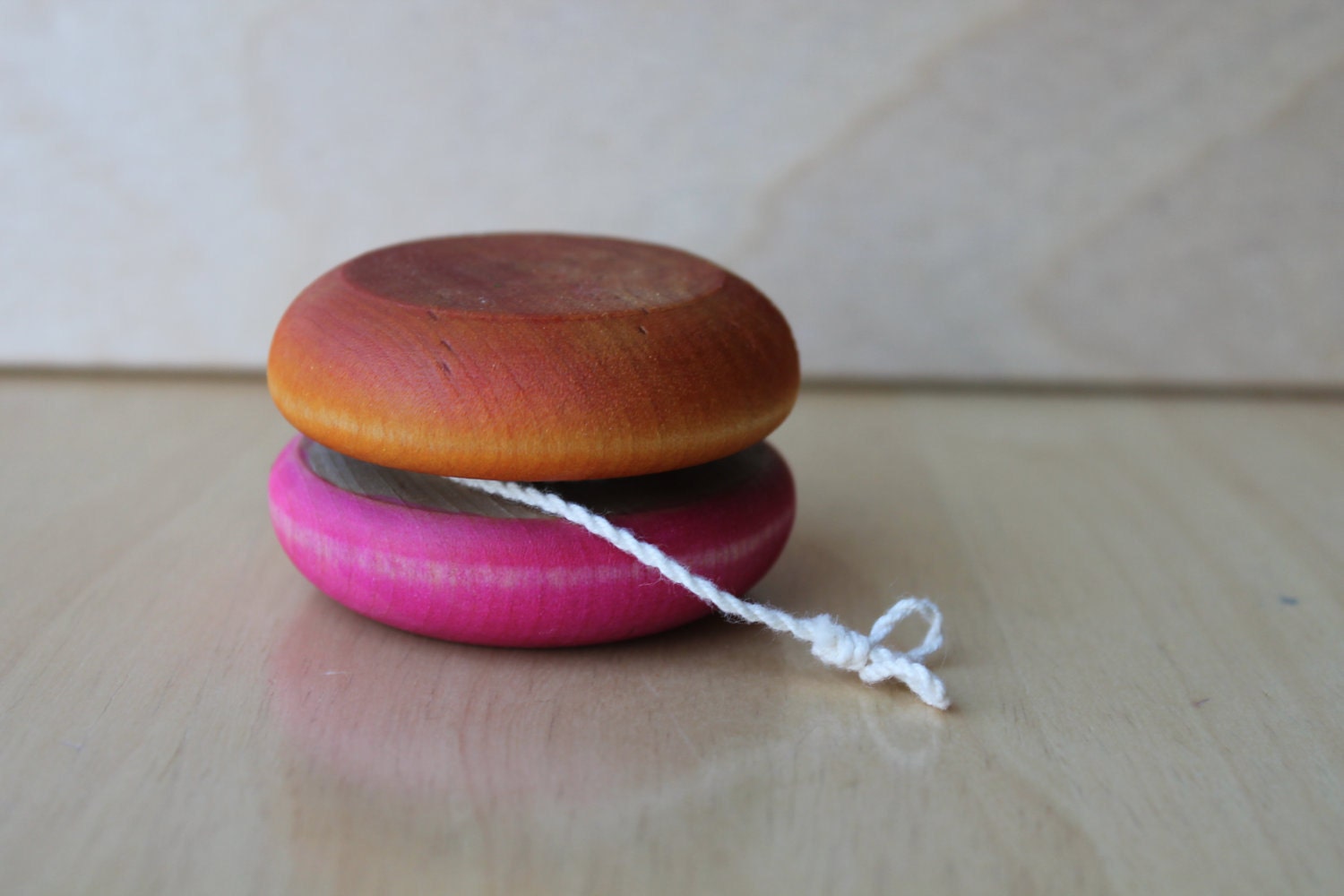 Nature's Playful Two-Toned Wooden Yo-Yo - Natural Toy - Pink/Orange