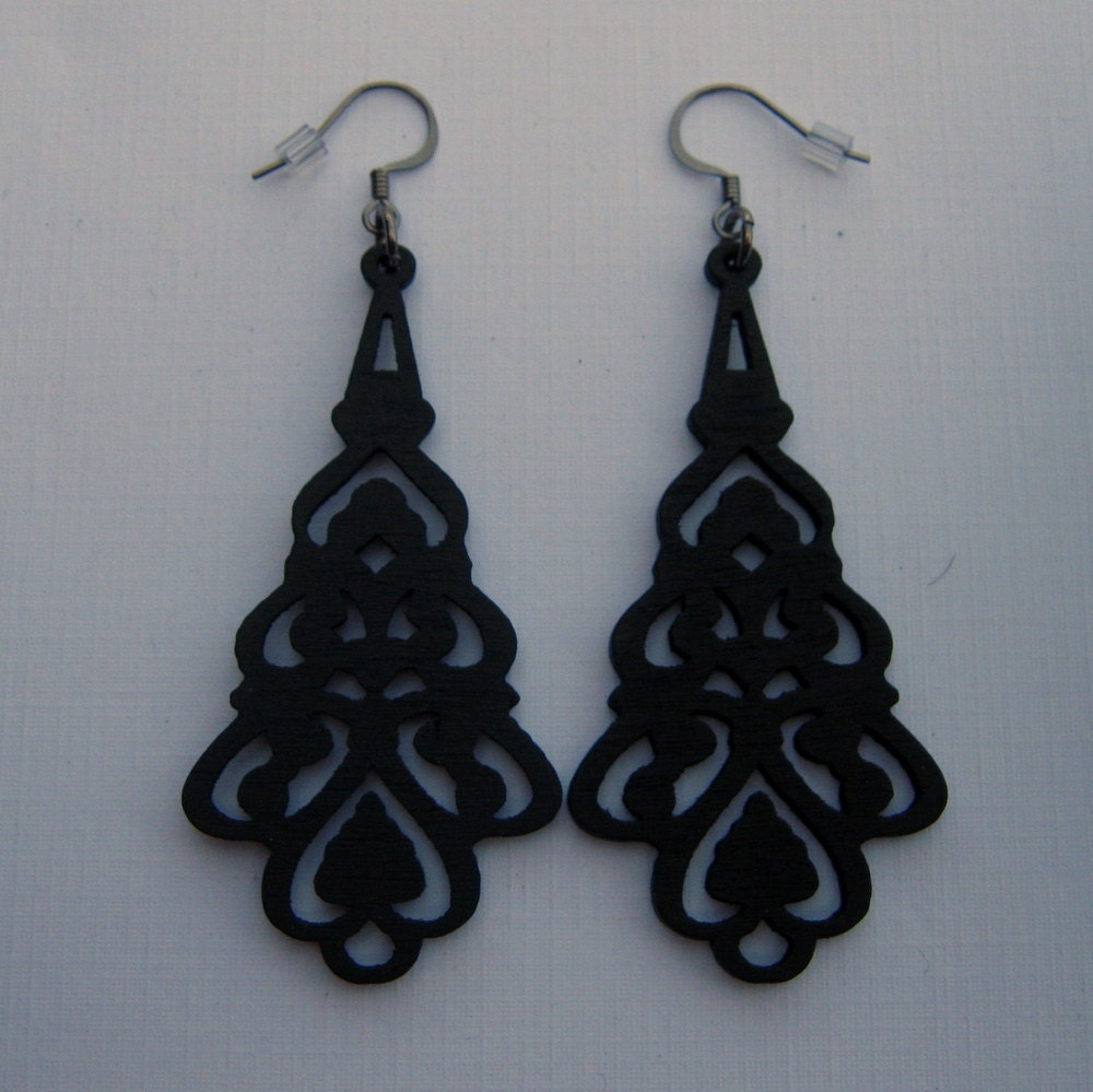 earrings- long lace in black