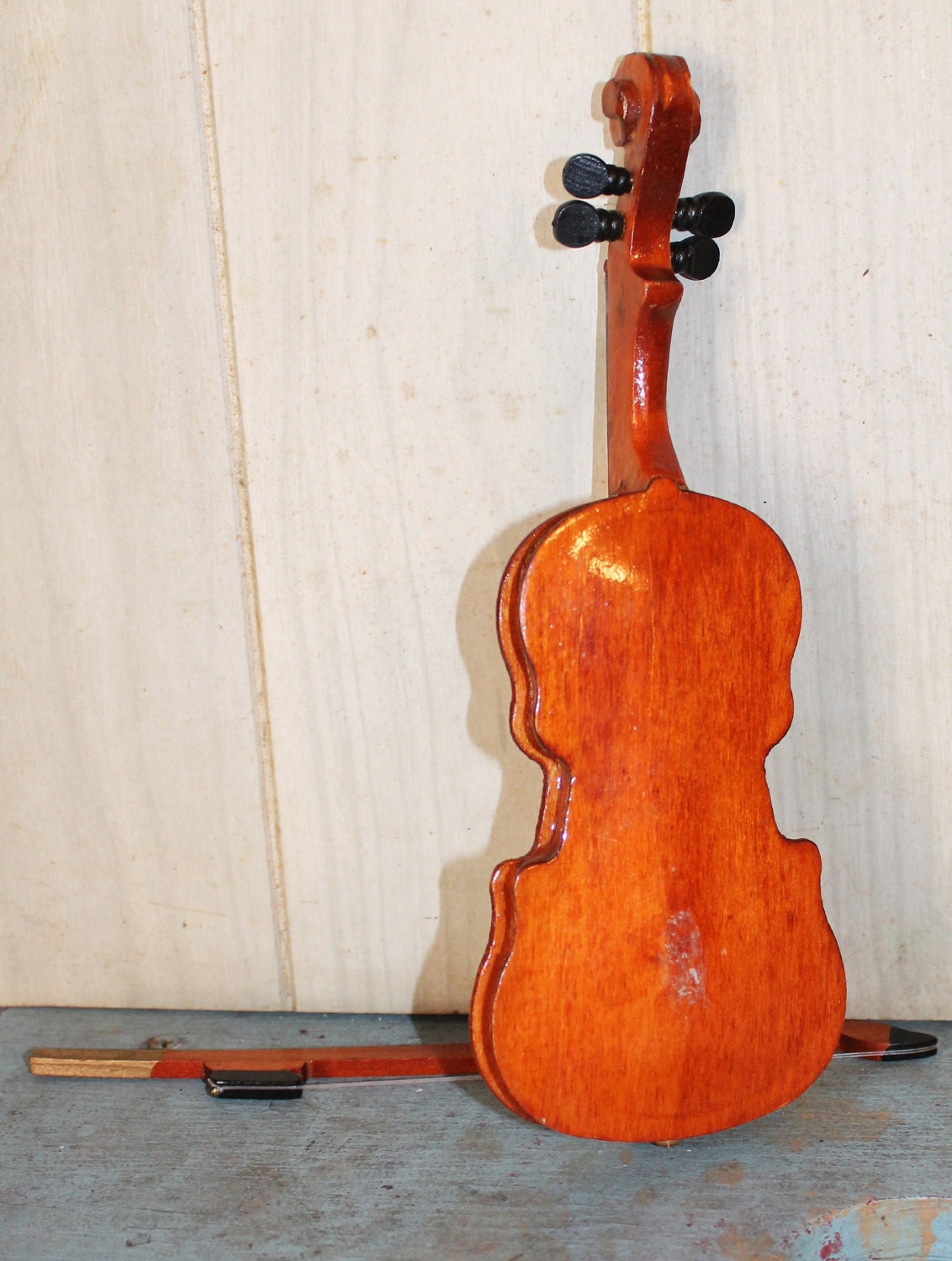 Miniature Violins - Collectibles - Musical Instruments - Replicas