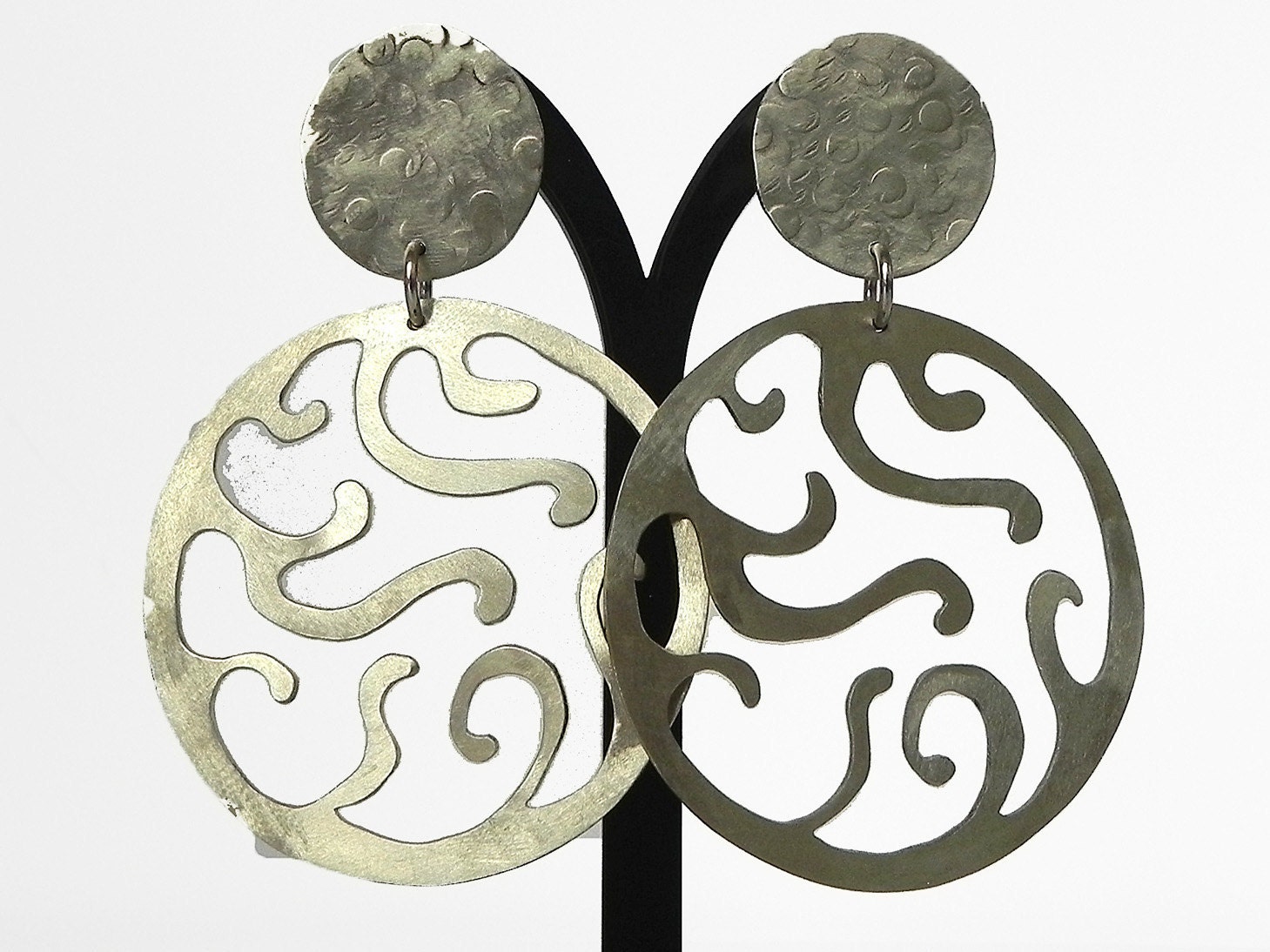 Metal big circle ornaments earrings