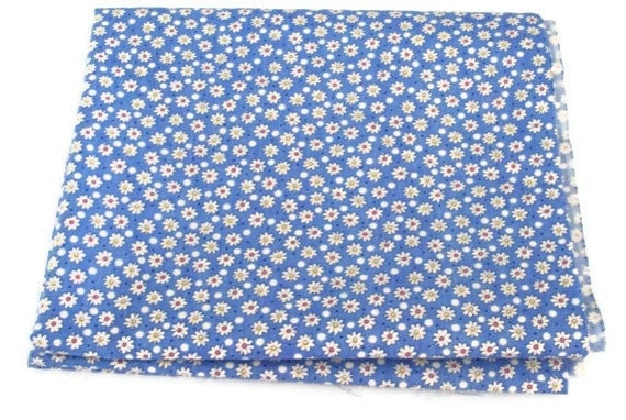 Back to School - 2 yards of white and blue cotton daisy fabric