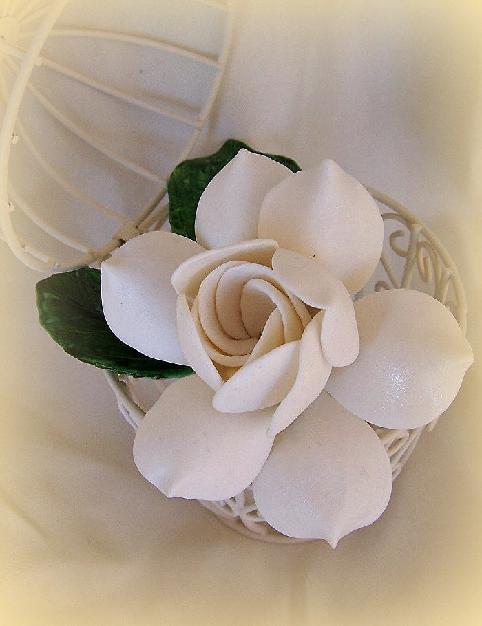 Shimmering Gardenia Cake Topper