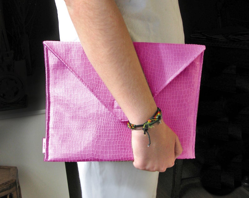 SALE - Reduced from USD26 - iPad Case - Sleeve - Cover - Clutch - Pink fuchsia Faux Snakesking