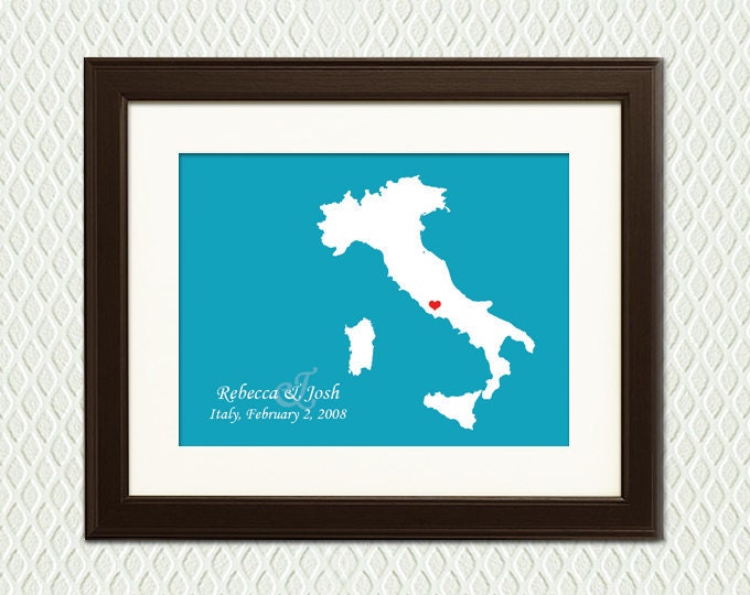 WEDDING GIFT - Map of Italy - Personalized wedding gift with heart. Engagement, anniversary, honeymoon gift