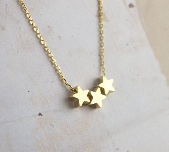 trio star necklace in gold