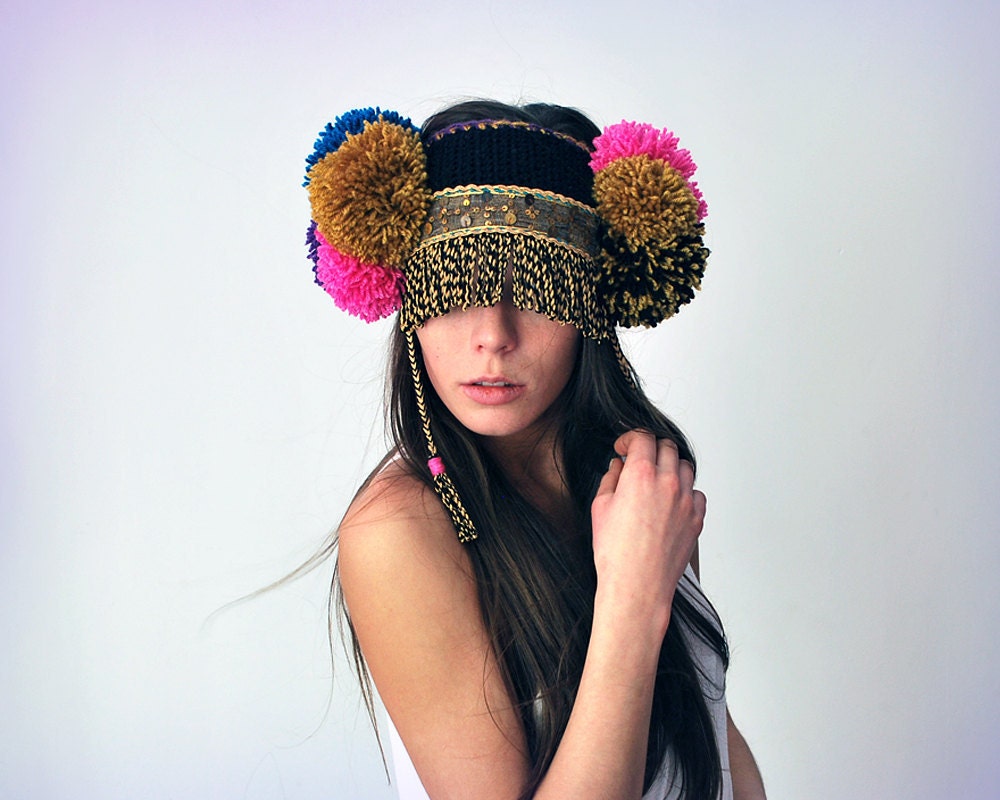 UTHA Pom-Pompia ear warmers
