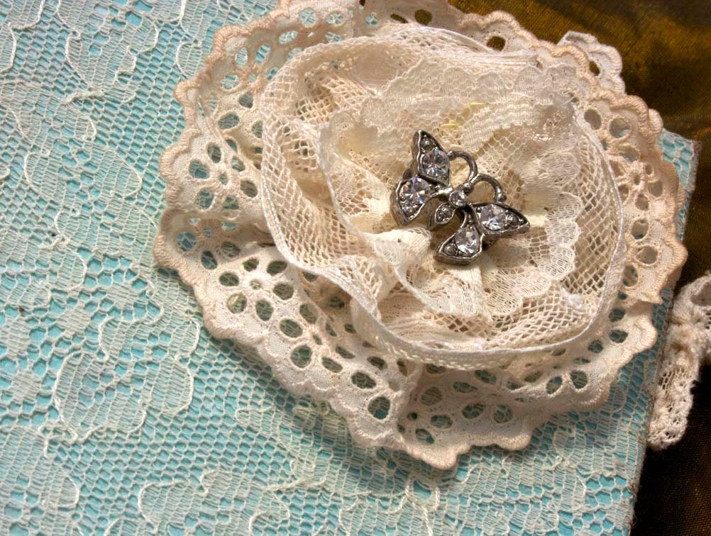 Wedding guestbook - vintage style 20 pages - Old Lace - Vintage Butterfly Garden theme - custom