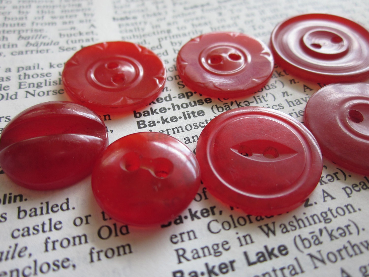 8 Vintage Cherry Red Plastic Bakelite Buttons Flowers and Circles