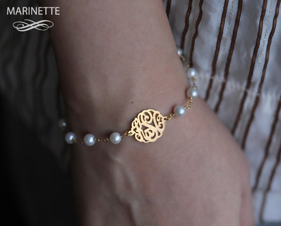 Pearl bracelet with personalized monogram - freshwater pearls - 18K plated sterling silver - bridesmaids bridal - Expedited shipping