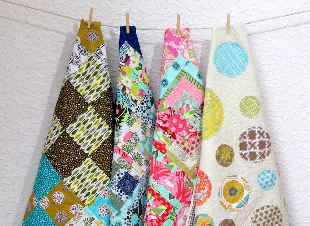 Modern Appliqued Circles Quilt Baby blanket or Lap Quilt