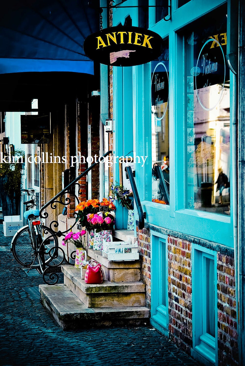 Antiek Shoppe-Brugge Belgium-10x15-other sizes available-Storefront-Gift-Photography-Antiques-Travel Photo