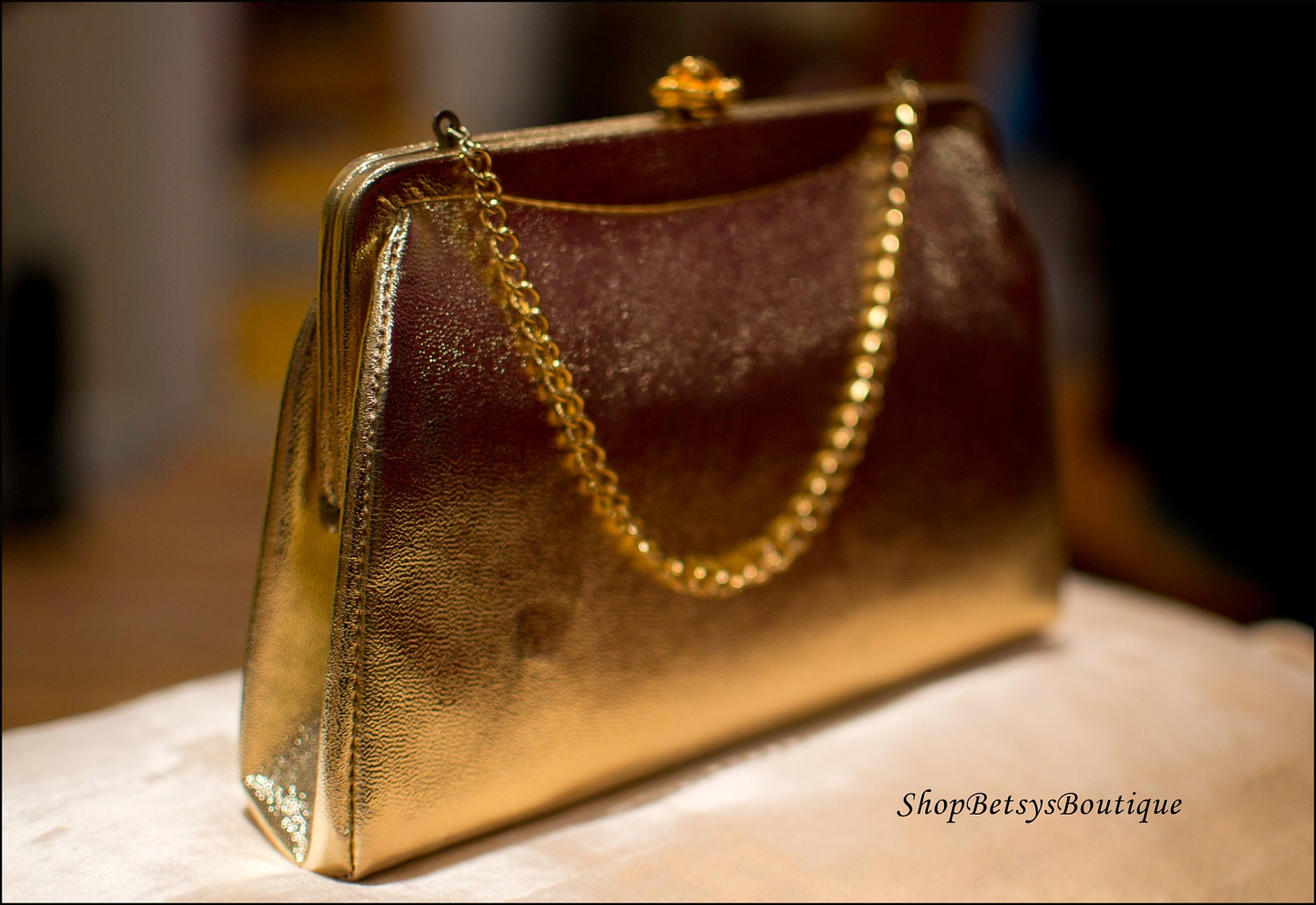 1950s 1960s Gold Handbag Clutch with Rose Clasp Closure