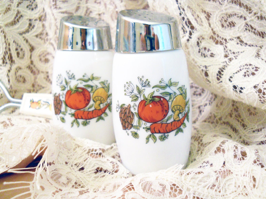 Retro Vegetable Motif Salt and Pepper Shaker and Masher