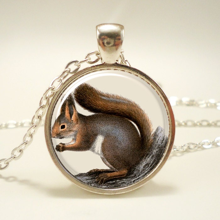 Squirrel Necklace, Vintage Style Woodland Jewelry (0573S1IN)