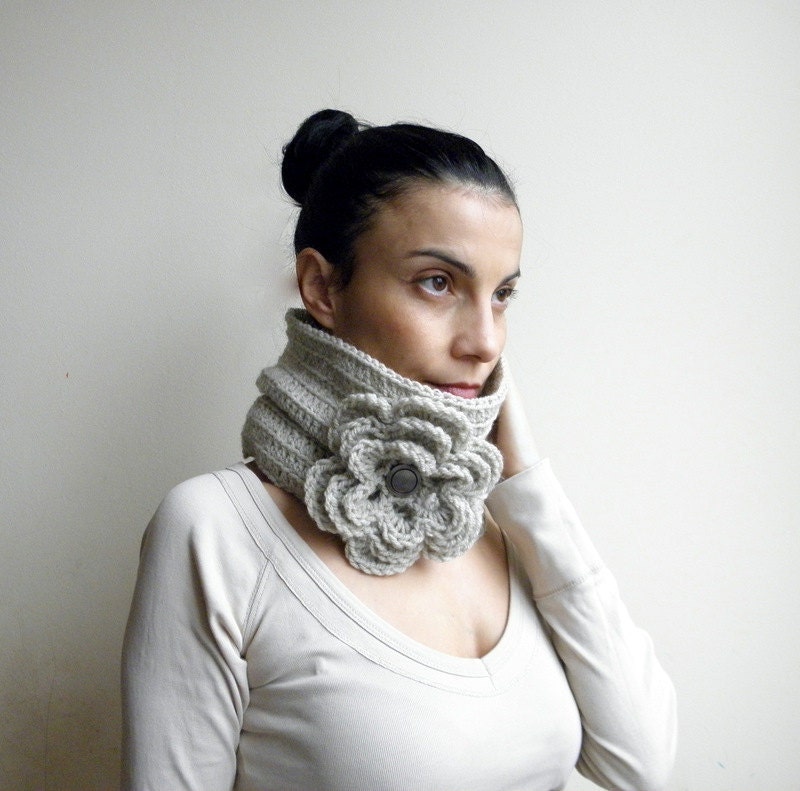 PDF crochet PATTERN cowl / neckwarmer with oversized flower - DIY tutorial - Quick and easy gift
