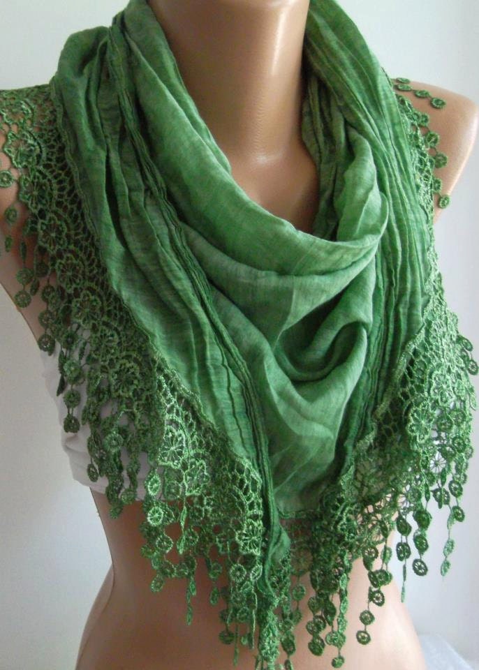 Emerald Green  / Elegance  Shawl / Scarf with Lacy Edge / soft and light
